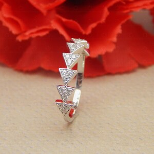 Art Deco Moissanite Wedding Band Women, Arrow Vintage Style 14K Gold Band, Halt Eternity Band, Geometric Band Ring, Anniversary Band Ring