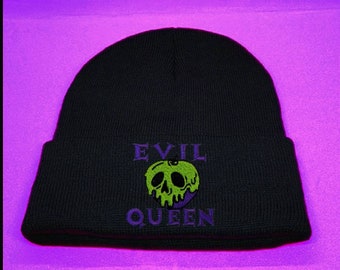 EVIL QUEEN BEANIE / Poison Apple / Disney Snow White