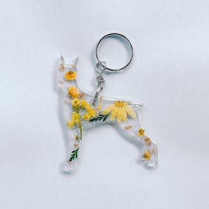 Doberman Keychain, Doberman Pinscher, Dog keychain, cute gift ideas, puppy, dog lover, gifts for dog lovers, resin keychain, flowers