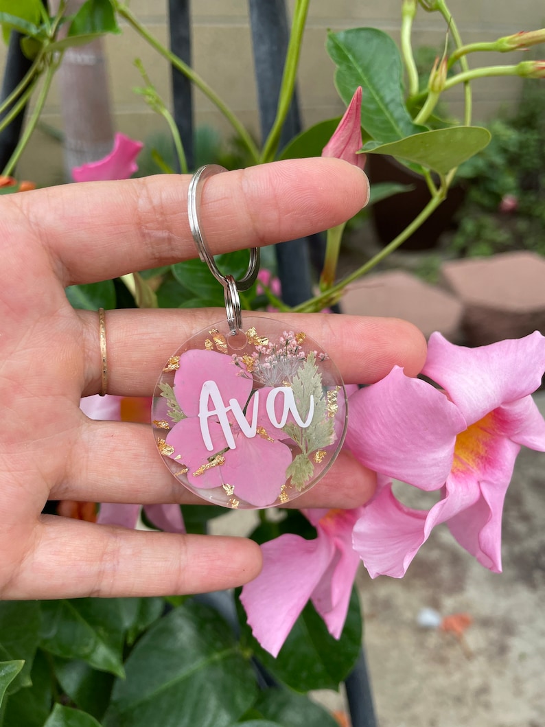 Resin Dog tag, Flower dog tag, Cute dog tag, Circle tag, Unique tag, Dog lover, Flowers, Resin, Gold, Cute gift ideas Pink Flower