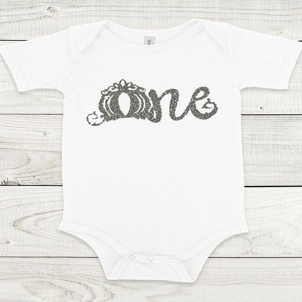 White Bodysuit| Cinderella Themed 1st Birthday Bodysuit| Gold Cinderella Coach Shirt| Princess 1st Birthday Girl| Pumpkin 1st Birthday Girl