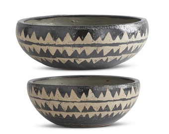 Black Terra-cotta 15.25" Bowl with Light Cream Triangle Pattern