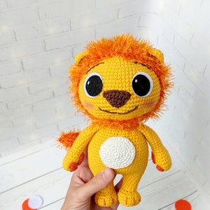 Crocheted Lion, Little baby bum toy, cute plushie lion, amigurumi lion, gift for toddler