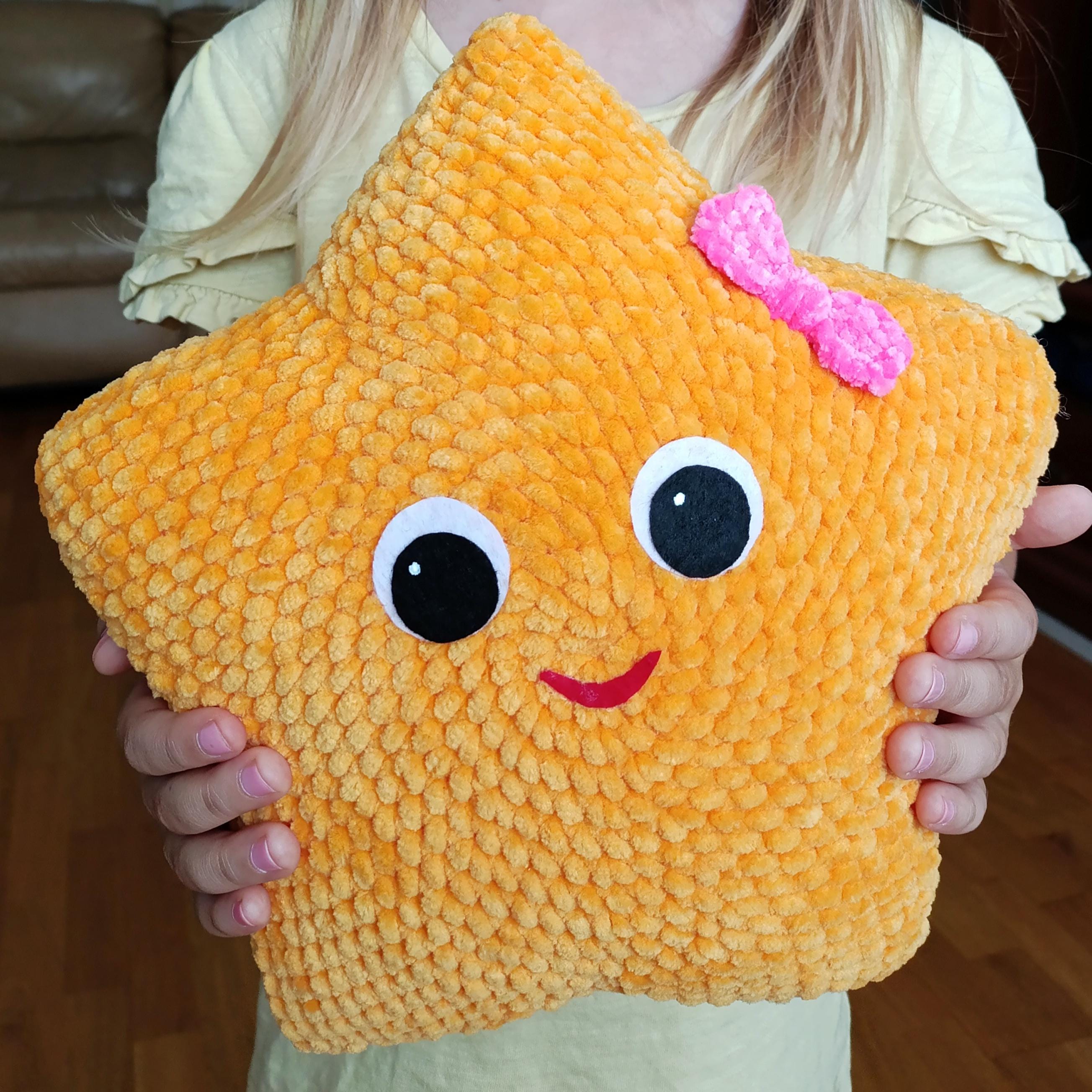 オレンジ色の星型飾り付きぬいぐるみ ハンドメイド】あみぐるみ パンティー星人 オレンジ｜Yahoo!フリマ（旧