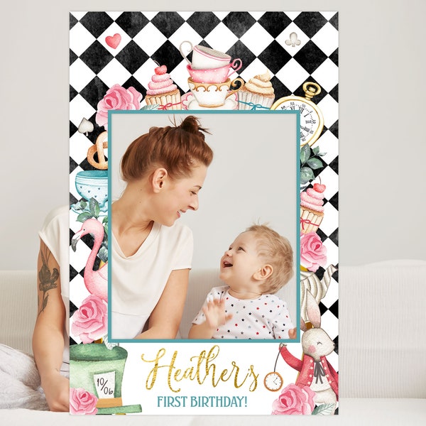 Girl First Birthday Photo Booth Decor Alice au pays des merveilles Tea Party Photo Frame Alice Onederland Floral Digital Editable Template Imprimable