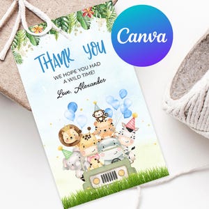 Puede incluir: Tarjeta de agradecimiento con un tema de jungla azul y verde. La tarjeta presenta un jeep de dibujos animados con animales, incluyendo una jirafa, un elefante, una cebra y un mono. El texto de la tarjeta dice "Gracias. Esperamos que hayas pasado un rato salvaje. Con cariño, Alexander."