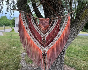 Hecate Southwestern Tie Dye Macrame Wall Hanging, Trendy Wall Decor, Boho Wall Decor, Retro Style, Eclectic Tapestry, Natural Fiber Art