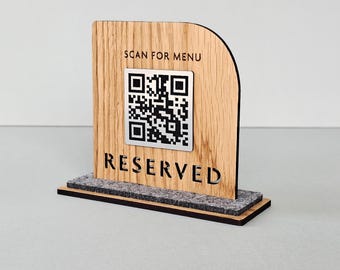 Drewniany znak rezerwacji stolików z logo do restauracji, barów, kawiarni, personalizowany znak rezerwacji stolika z kodem QR, stojak dębowy