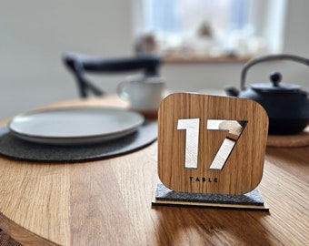 Números de mesa modernos de madera de roble para hostelería, restaurantes, cafeterías, letreros de mesa de boda hechos a mano, letreros de reserva personalizados.