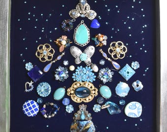 Vintage sieraden kerstboom wanddecoratie, blauw en zilver ingelijste kunst