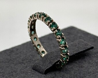 Vintage 14kt White Gold Eternity Ring with 20 Natural Colombian Emeralds (0.60 ct Total), size 5.5