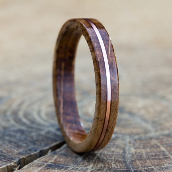 4mm thin ring in solid oak and natural copper handmade in boho and vintage style for men and women