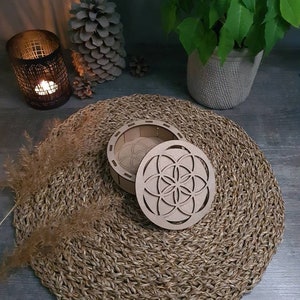 Scatola seme della vita in legno riciclato per riporre gioielli, ninnoli in pietra o decorazioni per interni in stile autentico e naturale fatte a mano