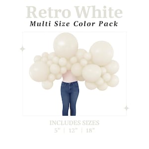 Puede incluir: Una guirnalda de globos blancos de varios tamaños. El texto "Retro White Multi Size Color Pack" se muestra en la parte superior. Los tamaños incluidos son 12,7 cm, 30,5 cm y 45,7 cm.