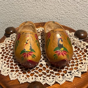 Vintage Pair Holland Hand Painted Wooden Shoes/Clogs Dutch Decor