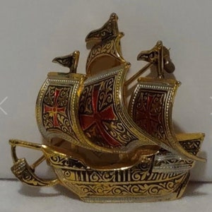 Vintage Sammler Damaszener Brosche/Pin Spanische Galeone Rot & Gold auf Schwarz