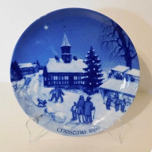 ヴィンテージ 1969 クリスマス ロイヤル ブルー ウィンター チャイナ「エベルトフトのクリスマス フェア」コバルト ブルー & ホワイト 限定版 コレクター プレート