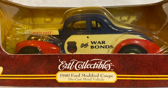 自動車 Ertl Collectibles 1940 Ford Street Rod Ertl American Muscle 1940 Ford Coupe Street Rods 1:18 Scale