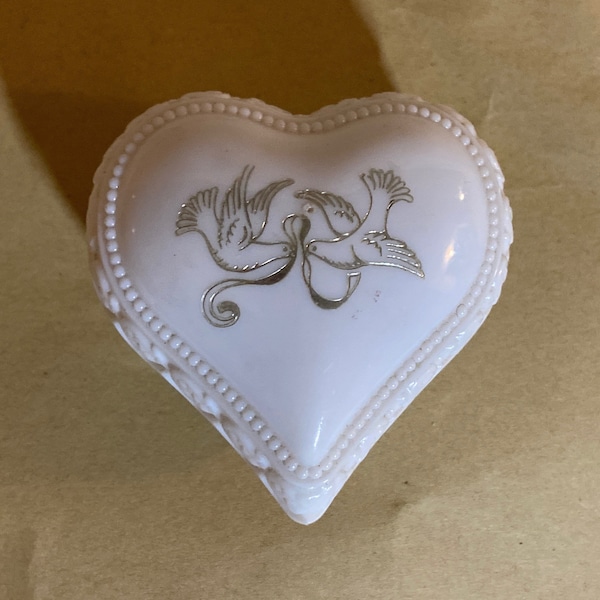 Vintage AVON Charisma Cream Sachet - Two (2) Doves on Cover - Heart Scent White Milk Glass