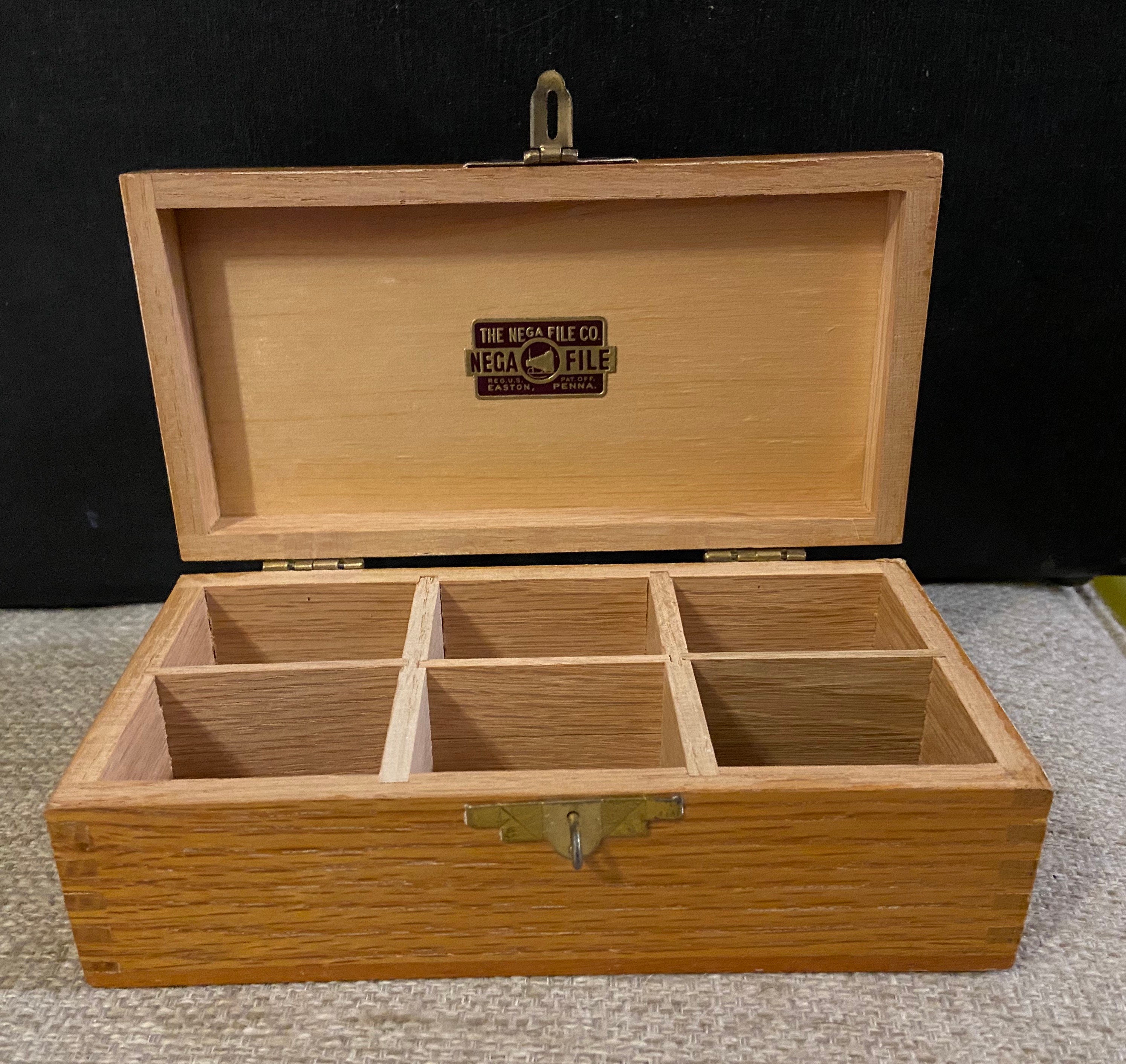 ヴィンテージの木の収納　THE NEGA FILE CO. NEGA FILE CO 木製・ネガフィルム・ヴィンテージ・ファイル