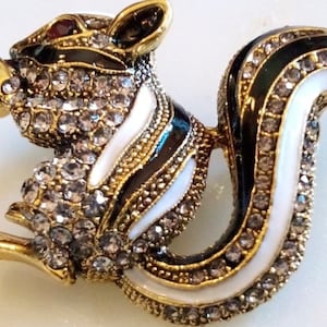 Vintage Multi Rhinestone Enamel Squirrel Faux Pearl Nut Brooch Goldtone Pin 2” X 1.5”