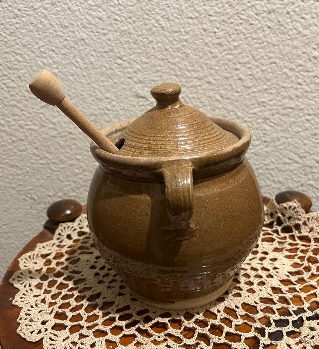 Vintage Dakota Stoneware Bushnell SD Honey Pot With Lid & Honey Stick ...