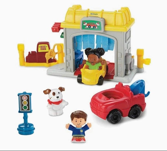 Fisher price toy car with roadway set hotsell