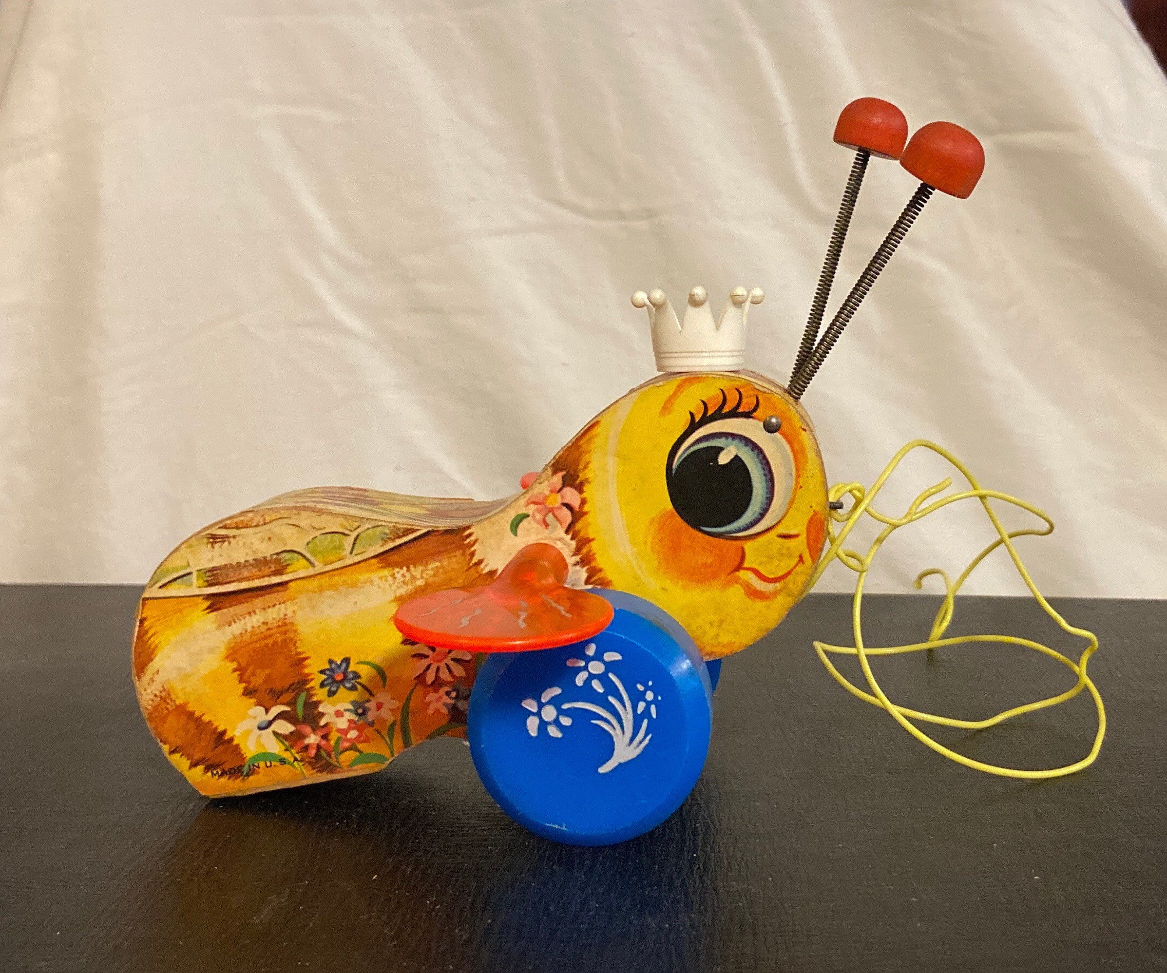 Vintage Fisher Price Wood Plastic Queen Buzzy Bee Pull Toy 444 Etsy