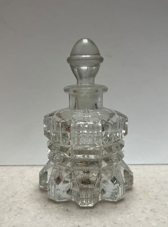 ヴィンテージ コレクター向けアールデコ調 成形ガラス 透明クリスタル