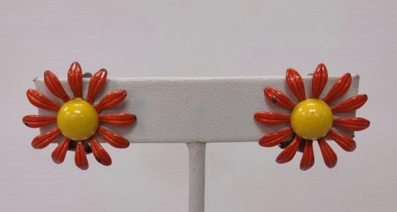 Vintage Collectible 1960s Red Enamel Flower Brooc… - image 2