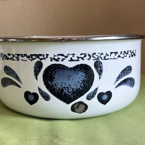 Vintage White Enamelware Bowl With Blue Heart Sponge Technique Design