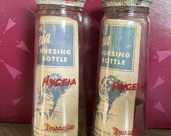 Vintage (2) Collectible New Hygeia Nursing Bottles No 813 Duraglass