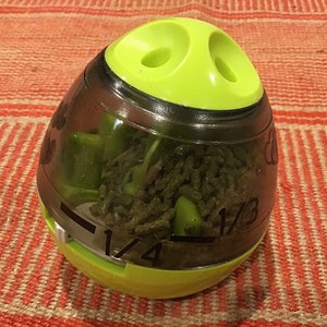 Bunny Pellet Pincher: Treat Dispenser & Training Toy