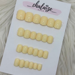 Spring Press On Nails | Extra Short Square | What In Carnation