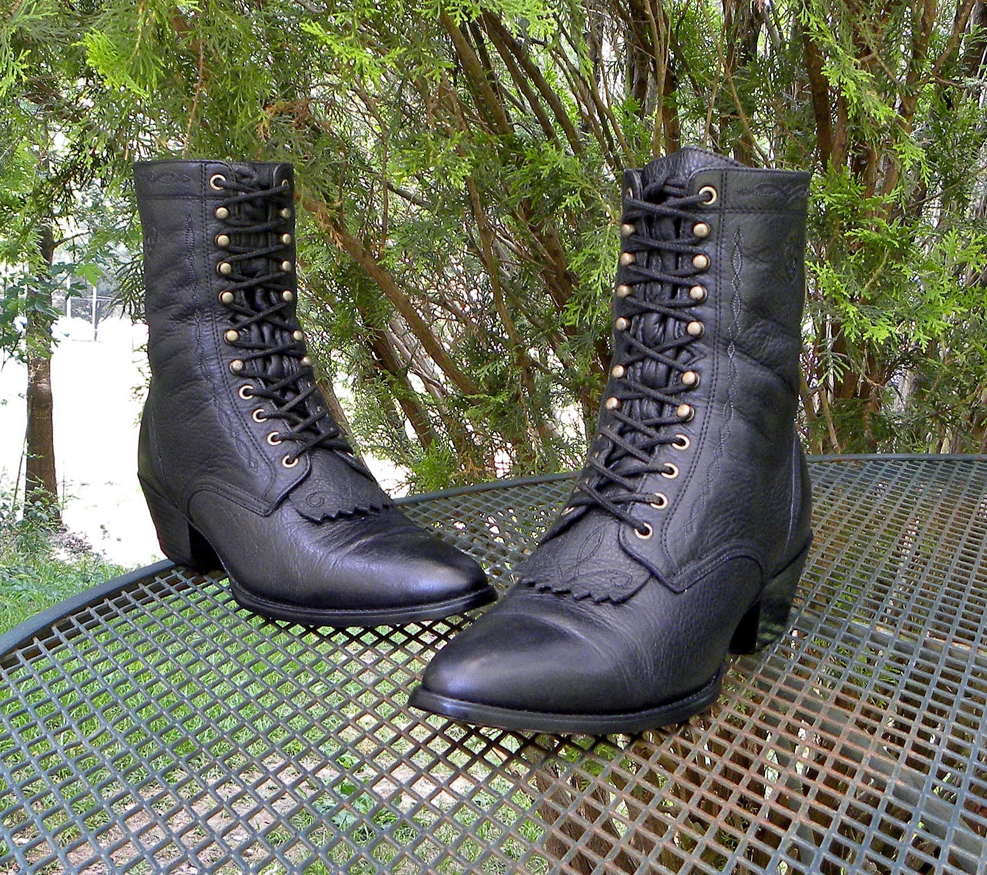 Womens lace up ariat hotsell boots