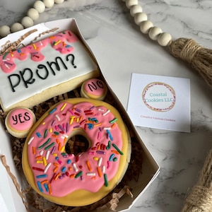 Will You Go To Prom Yes or No Proposal Cookies