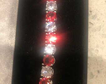 Bracelet tennis en quartz avec diamants et rubis, la moitié de 1/2 ct de chaque pierre