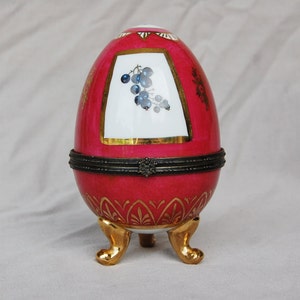 The Regal Porcelain Large Egg Shaped Trinket Box, Large Trinket Box, Egg Shaped Jewellery Box, Egg Ornament