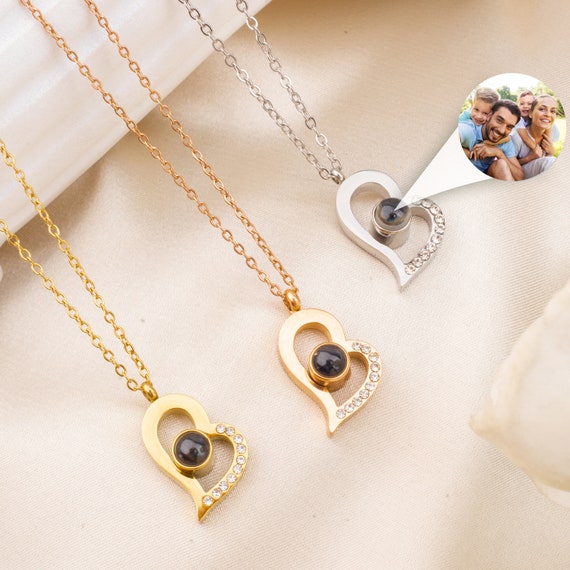 Collana con proiezione personalizzata con foto regalo