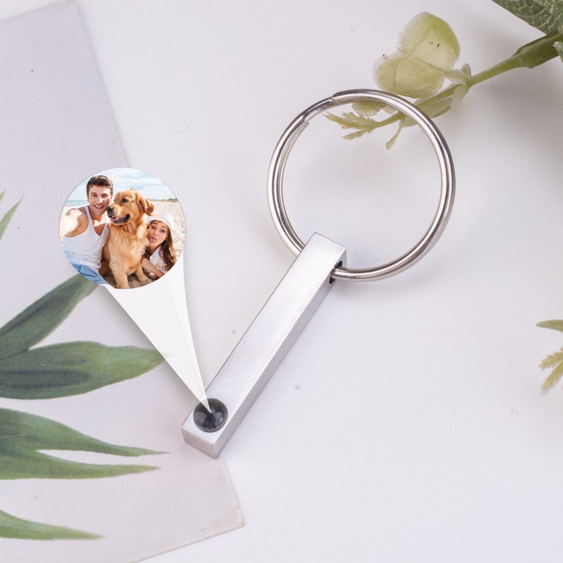 Photo Projection Keychain, Custom Picture Keychain Engraved Keyring ...