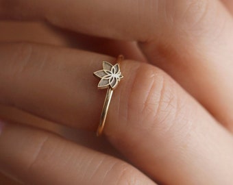 Minimalist Lotus Ring, Elegant Lotus Flower Ring, Lotus Symbol Ring, Flowers Ring, Dainty Ring, Gift For Her, Christmas Gift