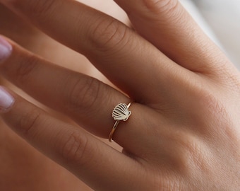 Dainty Minimalist Seashell Ring, OYSTER SHELL RING, Nautical Symbol Ring, Bestfriends Gift for Ring, Gift for Her, Mother's Day Gift