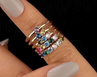 Familienring mit Birthstone, Mütter Birthstone Bandring, Zierliche Multi Birthstone Ring, Mini Birthstone Ring, Stapelring