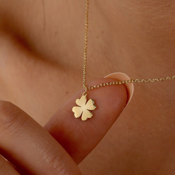 Collier trèfle minimaliste délicat, collier trèfle 4 feuilles, pendentif petit trèfle, collier trèfle porte-bonheur, cadeau fleur élégant