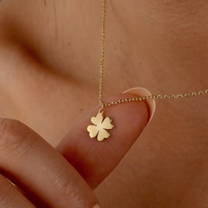 Four Leaf Clover Necklace, 4 Leaf Clover Necklace, Tiny Clover Pendant, Lucky Clover Necklace, Elegant Flower Gift
