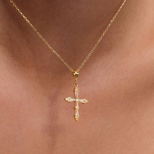 Dainty Cross Necklace,Diamond Cross Necklace,Communion Gift, Religious Jewelry,Pave Diamond Cross Necklace,Baptism Gift,Gold Cross Pendant