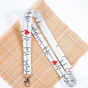 Herzschlag Lanyard, Kardiogramm Lanyard Halter, EKG Id Halter, Stoff Schlüsselanhänger, Geschenk für Betreuer UK