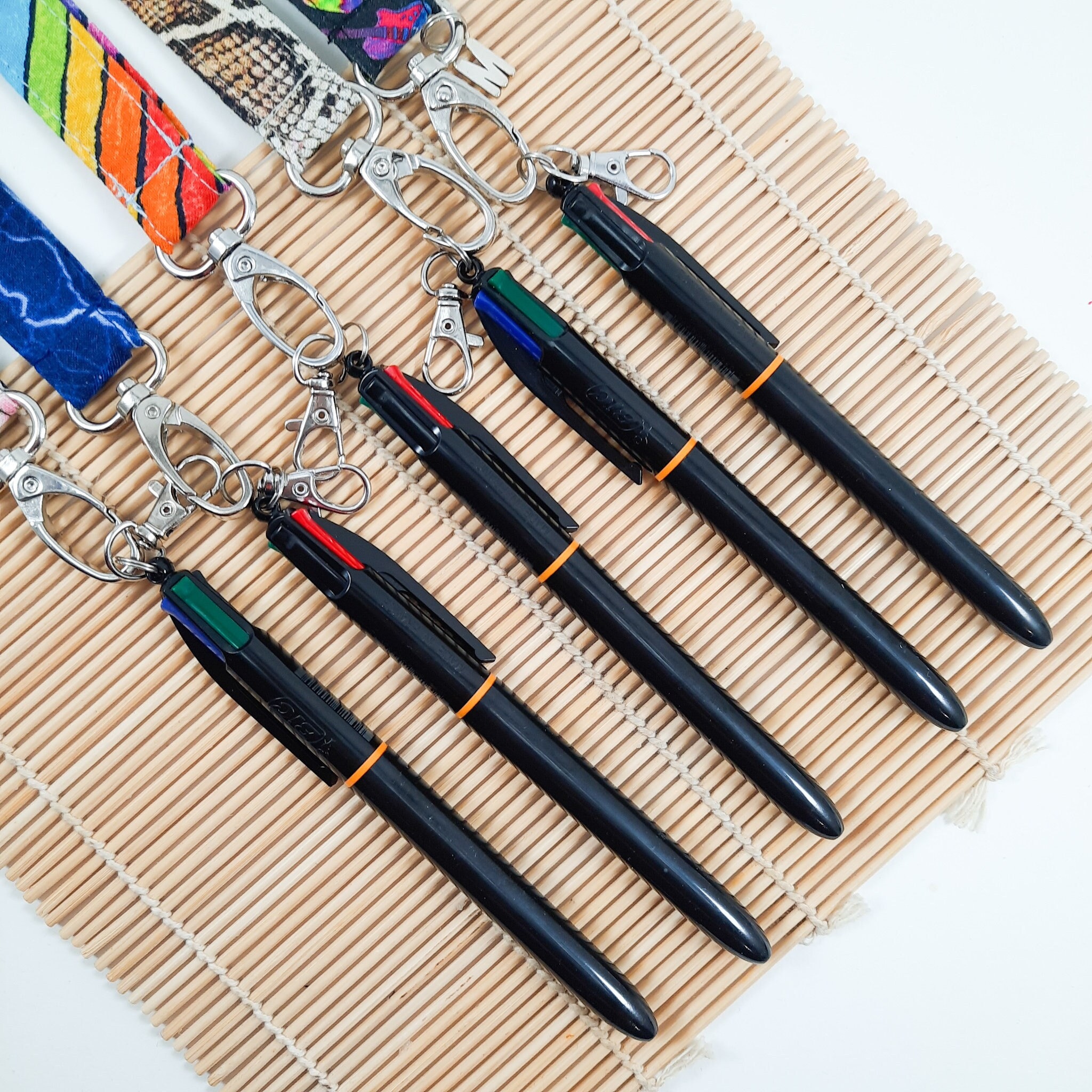 4色収納式ボールペン：ストラップ付きキーホルダーアクセサリー - Etsy