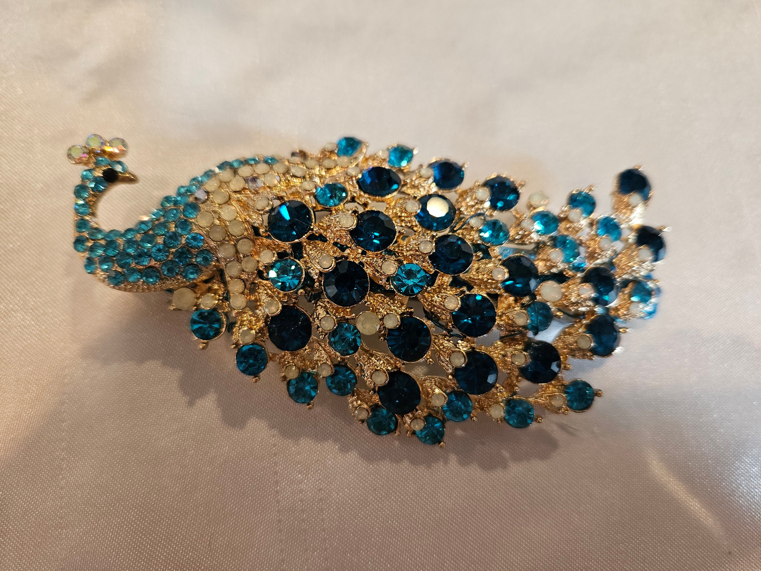 Betsey Johnson Swarovski or Austrian Crystal Rhinestone Gold 