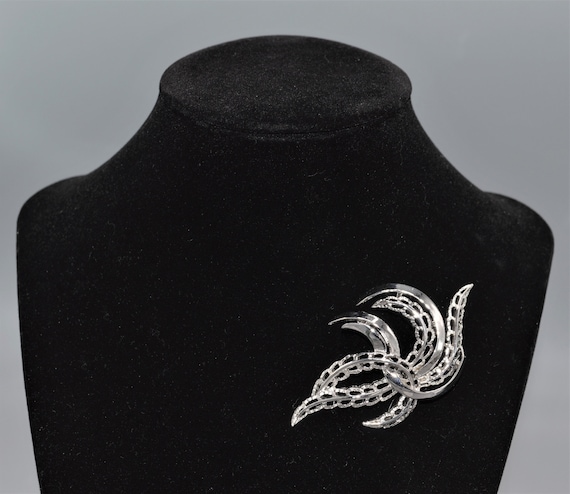 Crown Trifari Silver Tone Brooch and Earrings - image 3